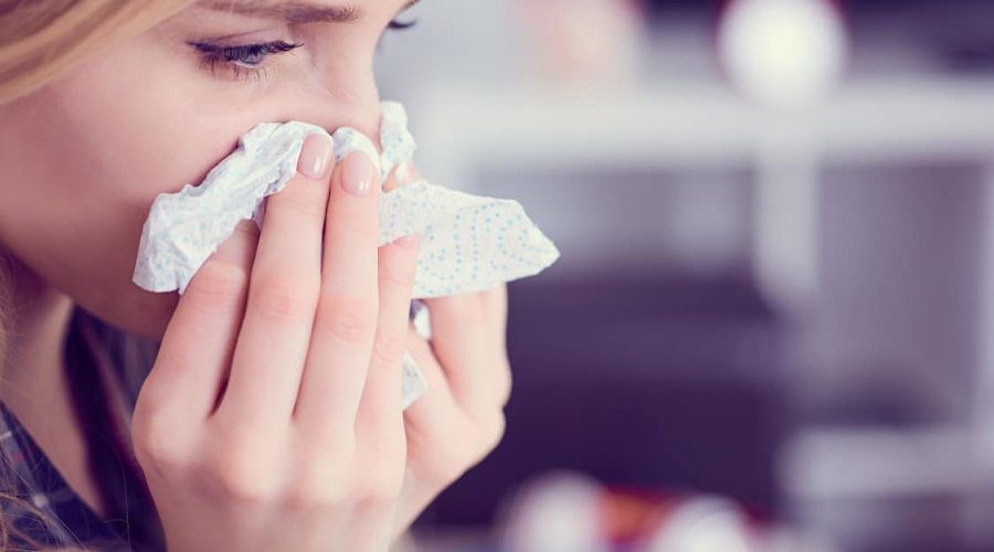 Az őszi időszak allergiás tünetei: több mint parlagfű